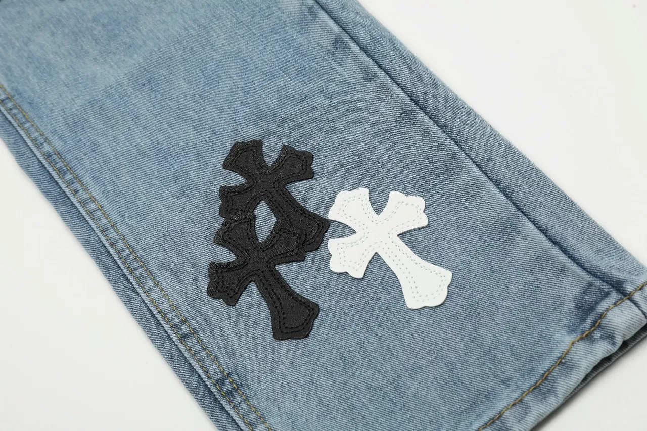 KE960 P230 The only correct leather label version on the market Chrome Hearts CH Cross embroidery distressed jeans Top ceiling quality 100% version correct version is here!  Believe me this must be the best quality you will ever come across! ! Excellent value for money! !  Styles with different washes and textures are very friendly to people with thin legs and thick legs. The straight version is very flattering to the shape of the legs. The moderate length is timeless and easy to match. It is the basis of various styles and a must-have in the wardrobe! ! Add a little stacking to make the atmosphere easy to control. The fabric is stiff but the upper body is soft without losing texture. The sides and cuffs of some styles have a bone-wash effect. It’s really hard not to love it!  ✅Correctly customize the Croxin metal leather label on the back panel. It is definitely not sold directly with the cross on the finished jeans. 1:1 copying strives for excellence and the details are perfectly grasped. ✅The cross leather label is clear and smooth. Exquisite turning top craftsmanship. ✅Buttons, zippers and hardware are all customized versions of the Croxin LOGO. ✅High-cost washing process. Size: 28 30 32 34 36